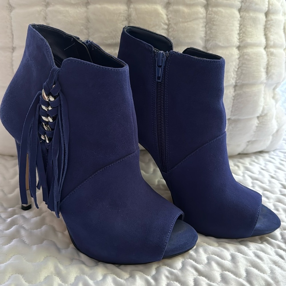 Guess womens Western open toes Booties.